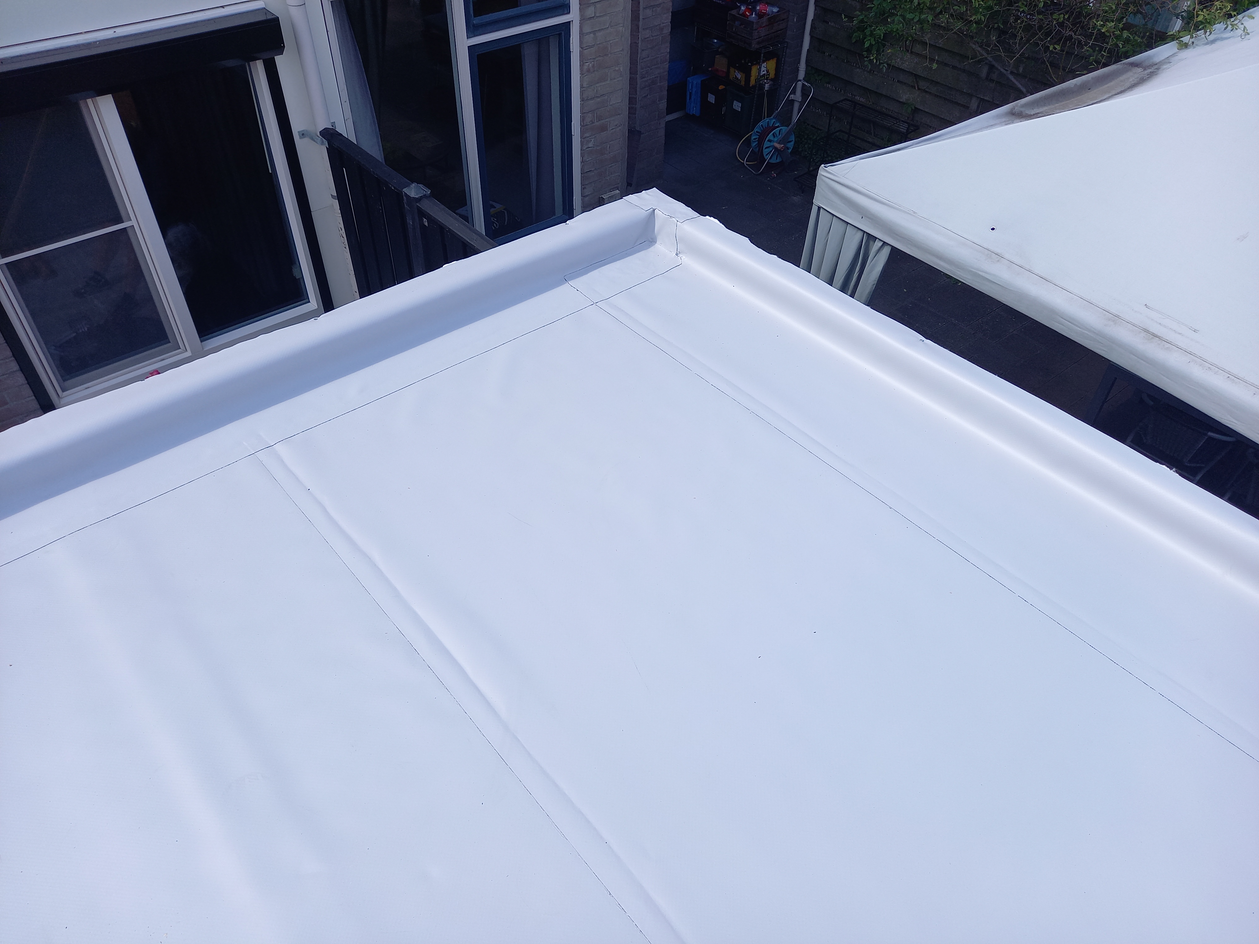 Afwerking van de PVC-overkapping